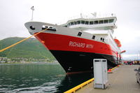 Poupe du navire MS Richard With (Hurtigruten) dans le port de Tromsø (Norvège)