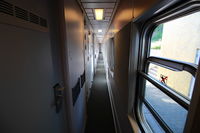 Couloir d’un wagon de cabines privées à 1 ou 2 couchettes dans le train de nuit Stockholm Narvik