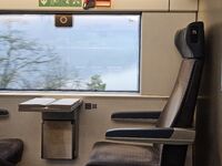 Siège solo avec vue en seconde classe du train Zurich Milan